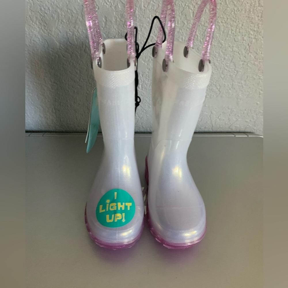 Girl’s size 5 Little Girls Rain Boots - Western Chief light up NWT